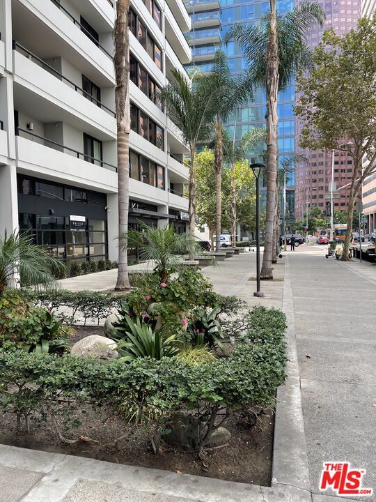 Foto del edificio - 600 W 9th St