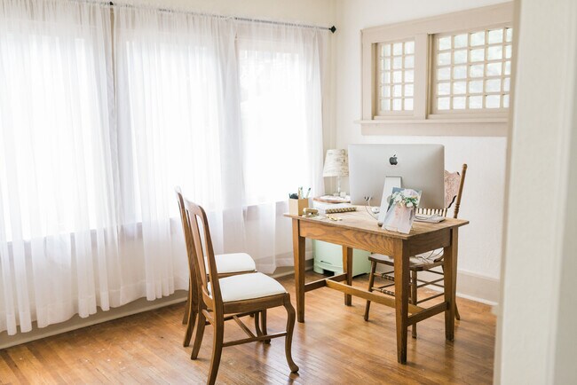 sun room - 607 8th St