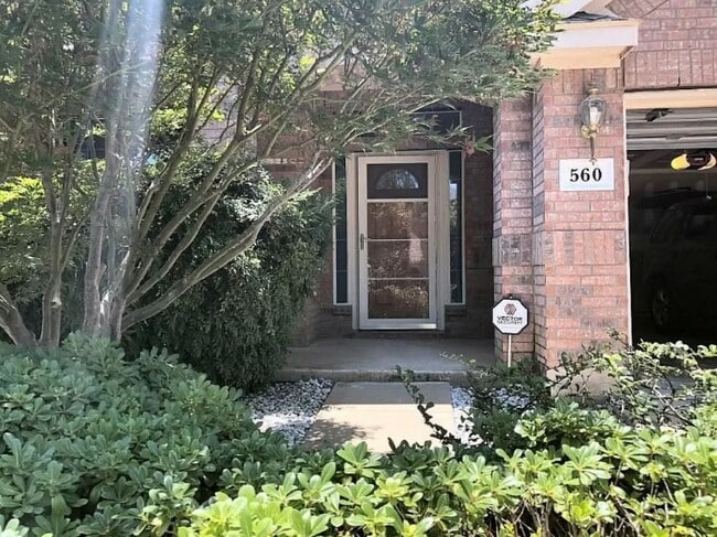 Foto del edificio - 560 Cross Ridge Cir