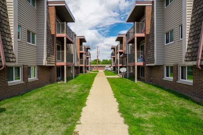 Foto del edificio - Pinehurst Apartments