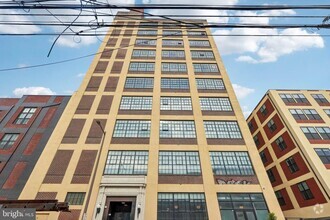 Building Photo - 2000 N 2nd St