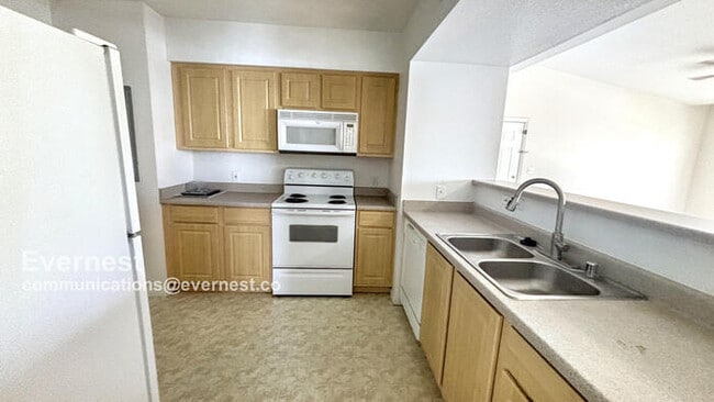 Foto del edificio - 6955 N Durango Dr