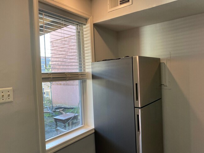 Kitchen - 2007 4th St NE