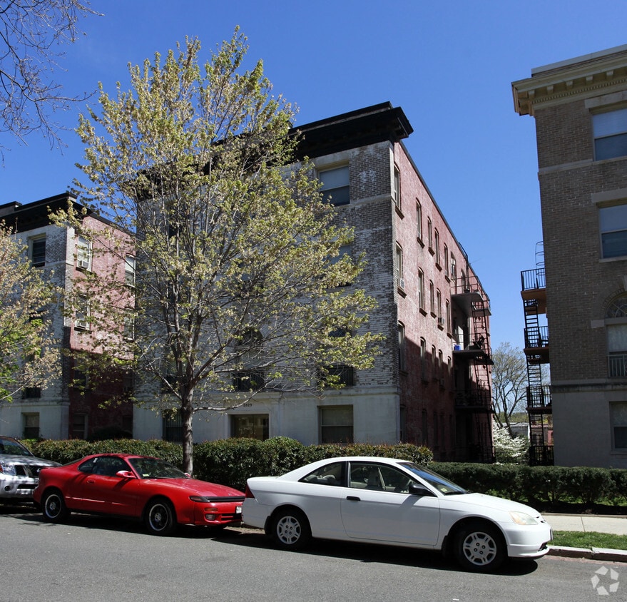 Building Photo - 2829 28th St NW