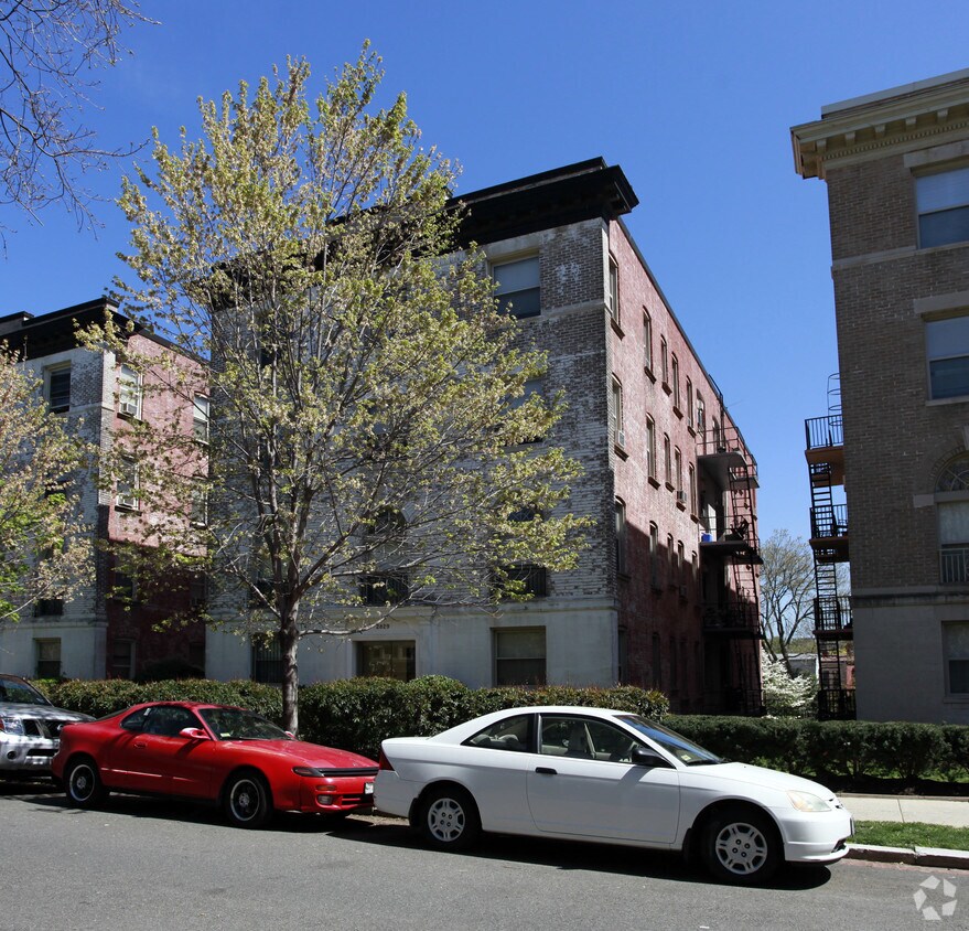 Foto del edificio - 2829 28th St NW