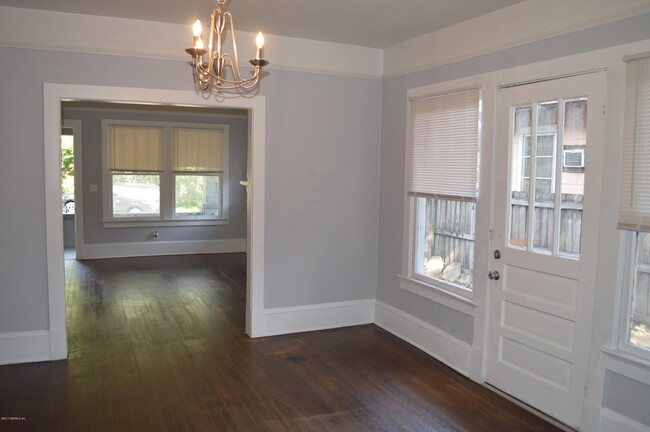 Foto del edificio - 2536 Phyllis St
