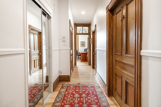 Building Photo - 444 Av Av Claremont