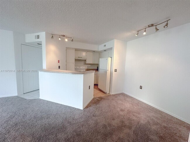 Foto del edificio - 1401 Village Blvd