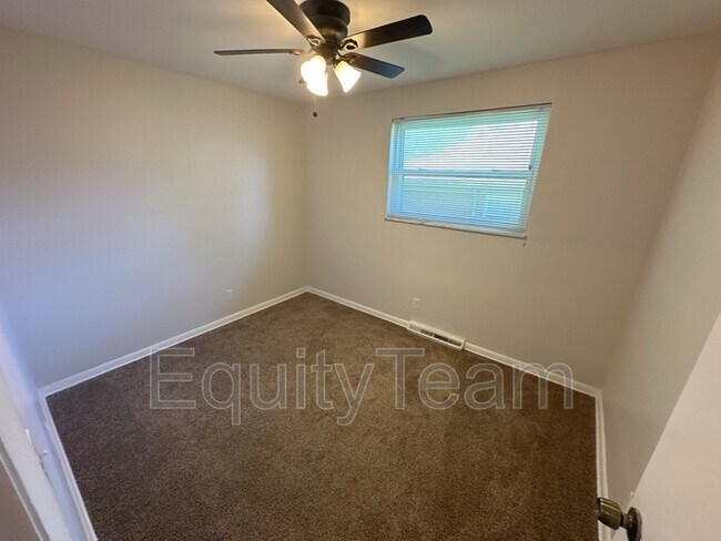 Building Photo - 5607 Samver Rd
