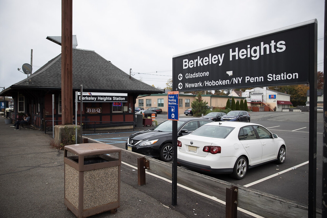 Berkeley Crossing 663 Springfield Ave Berkeley Heights, NJ 07922