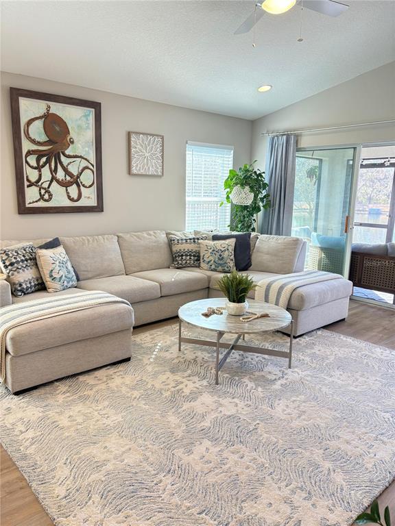 Foto del edificio - 12558 Oak Hill Way