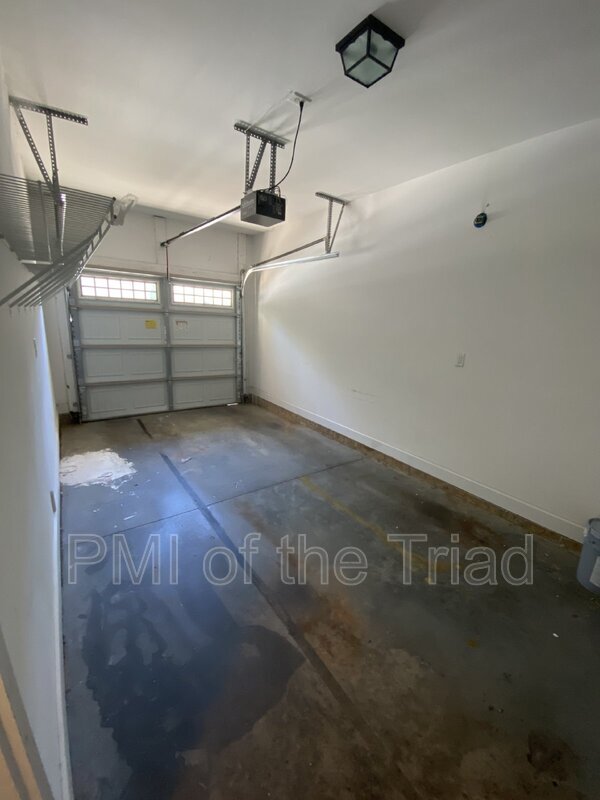 Building Photo - 5004 Wyngate Village Dr