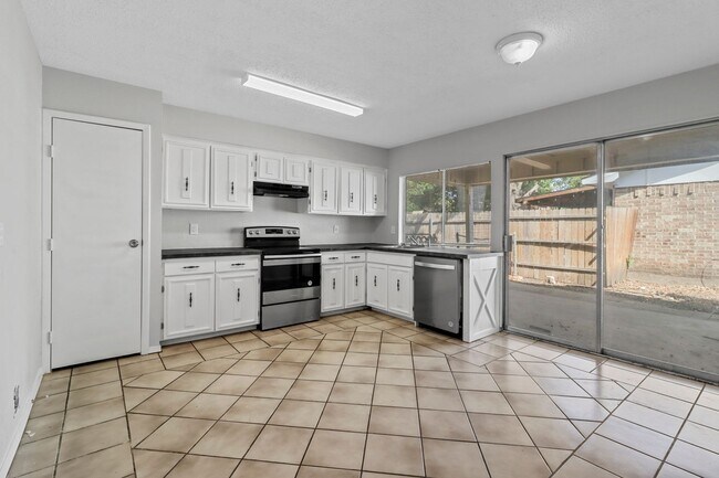 Foto del edificio - 609 Shadyglen Dr