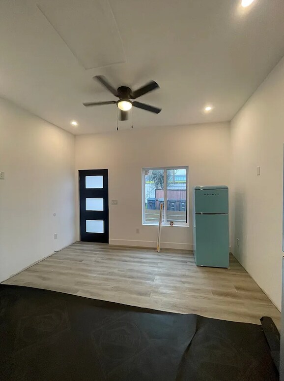 Building Photo - 1004 N Ash St