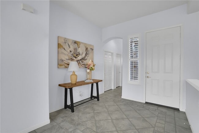 Foto del edificio - 5098 Singing Hills Dr