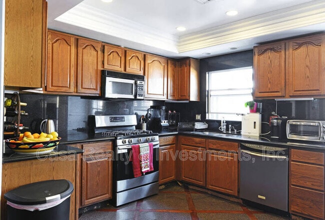 Foto del edificio - 4641 W 162nd St