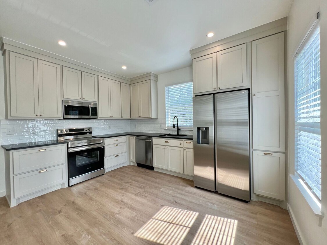 Foto principal - 216 E Hurd St