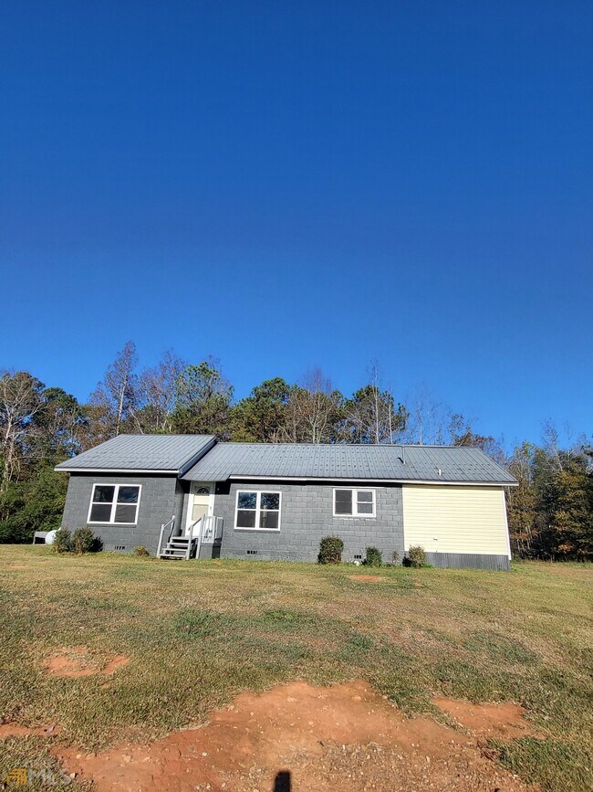 Building Photo - 478 Highfalls Park Rd
