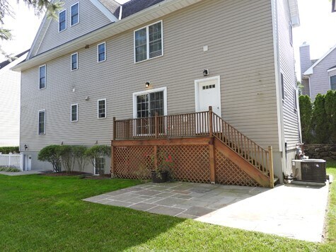 Building Photo - 34 Maple Ave