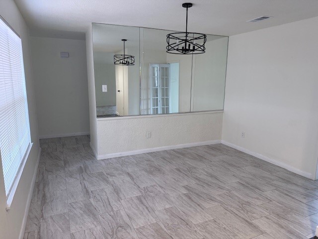 Building Photo - 15123 Chasehill Dr