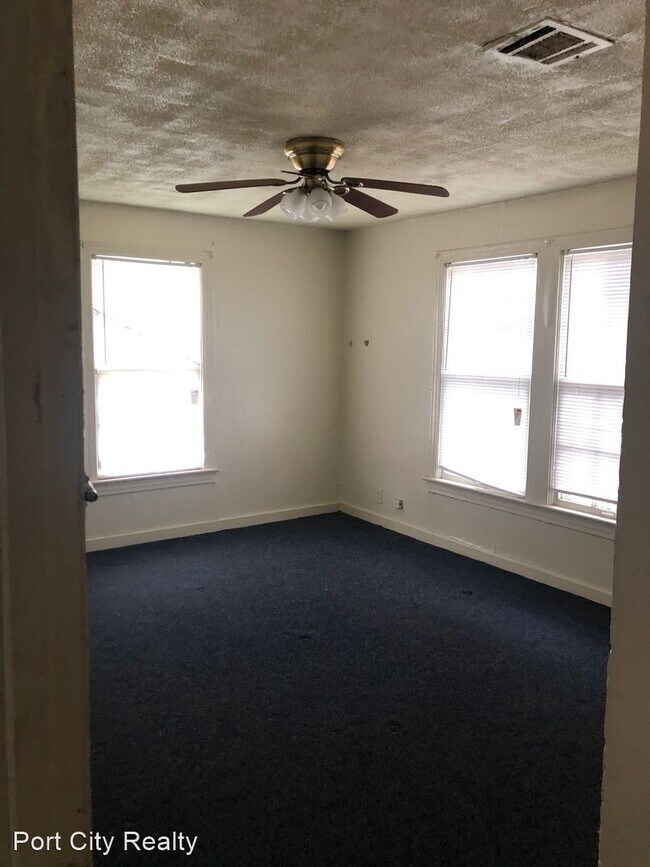 Building Photo - 2 br, 1 bath House - 5018 Werner