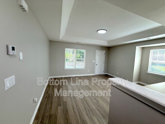 Foto del edificio - 3715 Bullard St