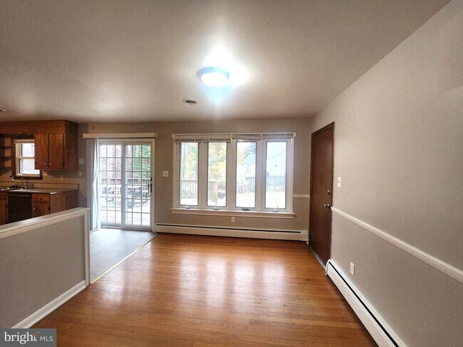 Foto del edificio - 9801 Gwynn Park Dr