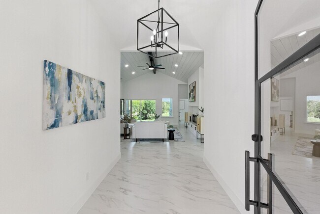 Building Photo - 418 Bedford Dr