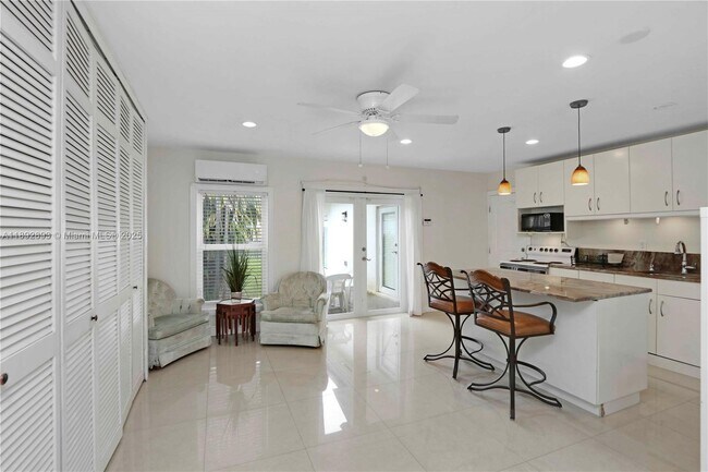 Foto del edificio - 10211 SW 80th St