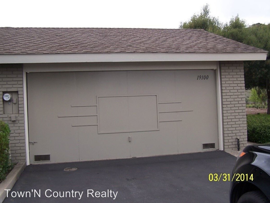 Primary Photo - 2 br, 1.5 bath House - 19100 Creekside Pl.