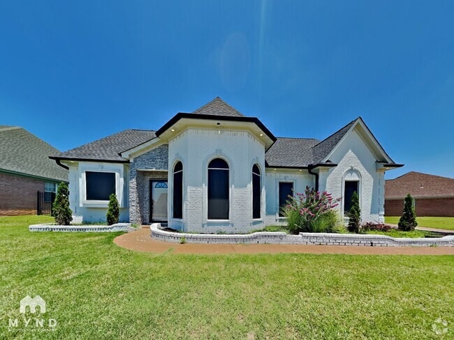 Building Photo - 5373 Solitaire Way