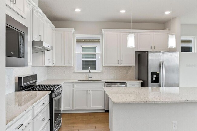 Building Photo - 6121 Blue Pond Wy
