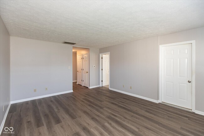 Foto del edificio - 2091 Galaxy Dr