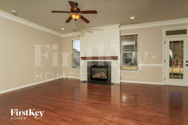 Foto del edificio - 2456 Bearded Iris Ln