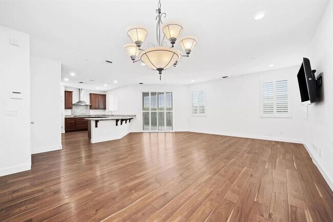 Building Photo - Available Now! Beautiful 2-story home in t...