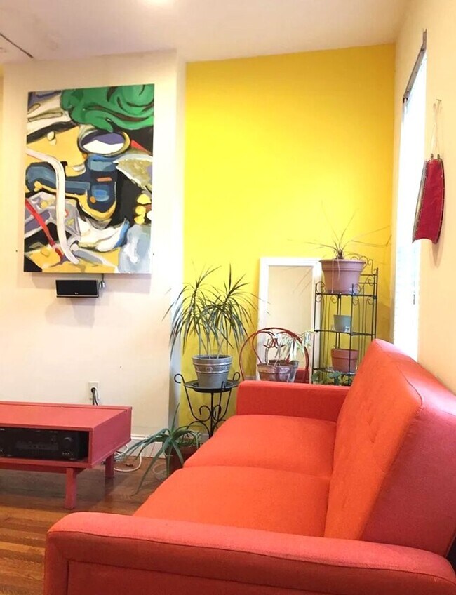Foto del edificio - Stunning 2-Bedroom Townhome in Fishtown! A...