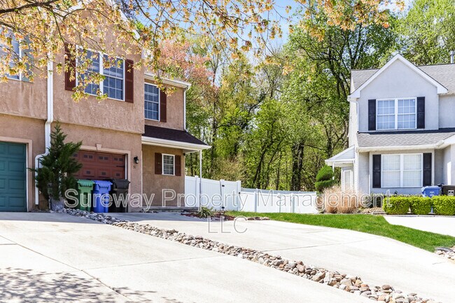 Foto del edificio - 51 Meadow Ct