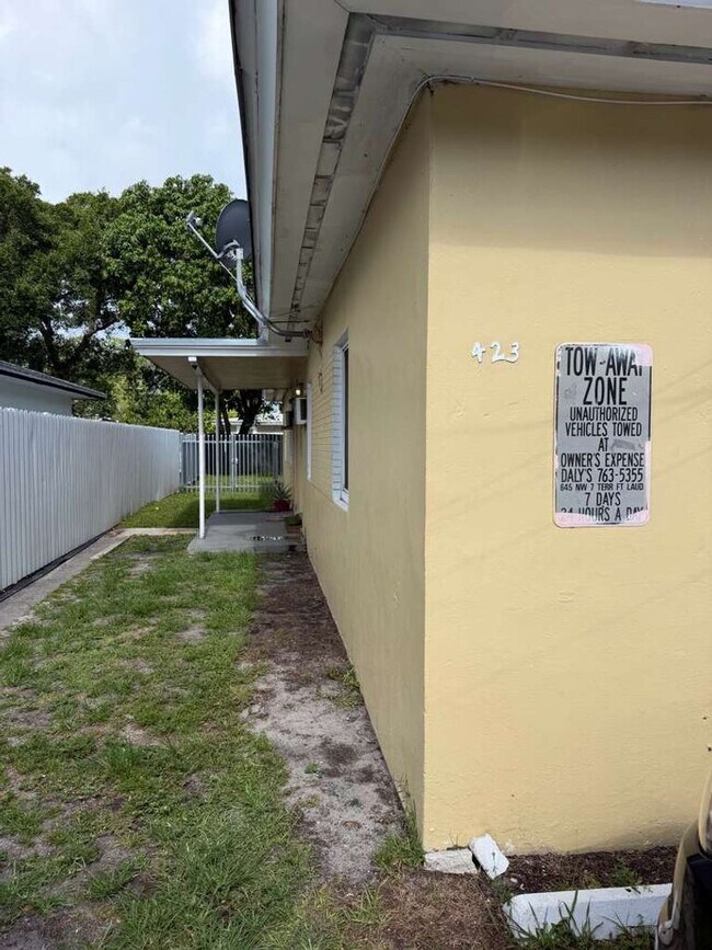 Foto del edificio - 423 NW 13th Ave