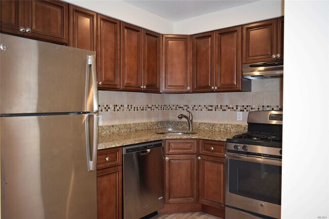 Foto del edificio - 30-84-84 29th St
