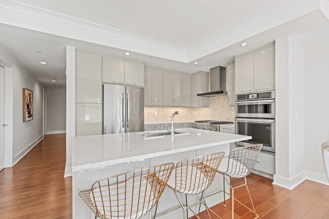 Building Photo - 150 Henley Pl