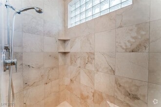 Building Photo - 2221 Glenbrook Way