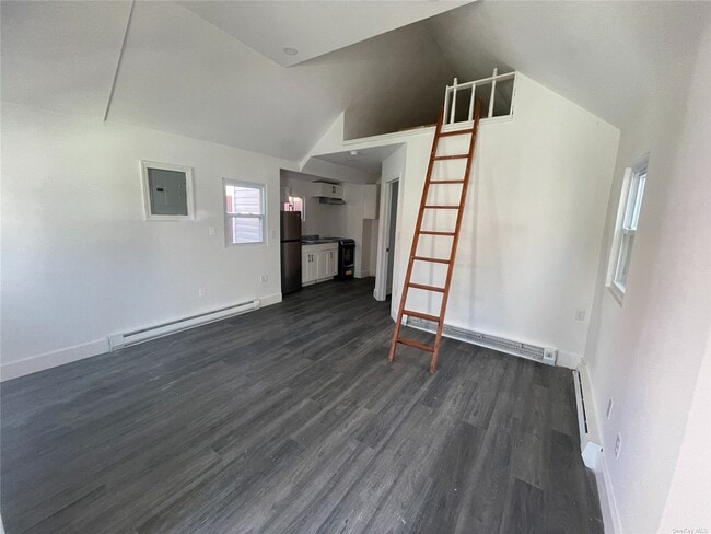 Building Photo - 312-316 Beach 101st St