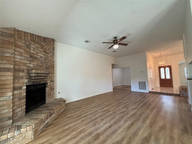 Foto del edificio - 15662 Pebble Lake Dr