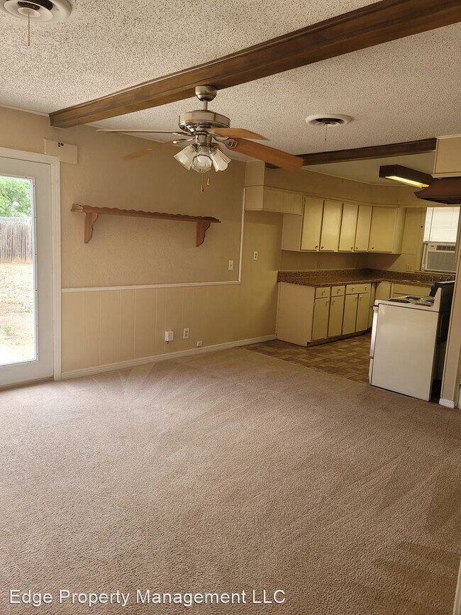 2 br, 1.5 bath House 924 S Crockett House Rental in Amarillo, TX