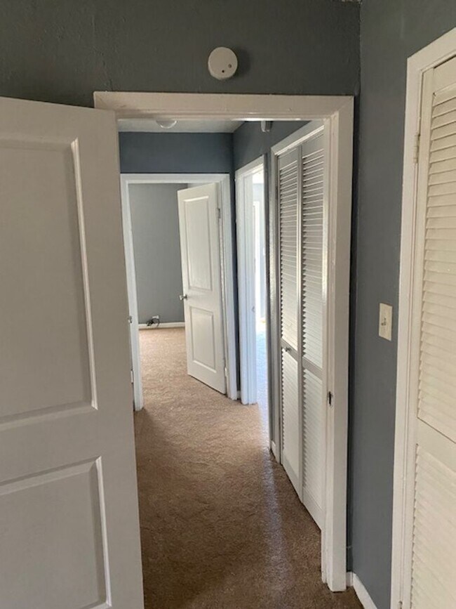 Foto del edificio - 2 BED 1 BATH HOUSE FOR LEASE