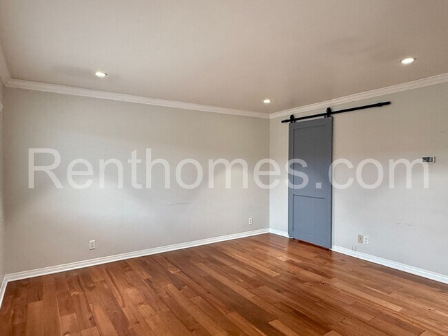 Foto del edificio - 4045 8th Ave