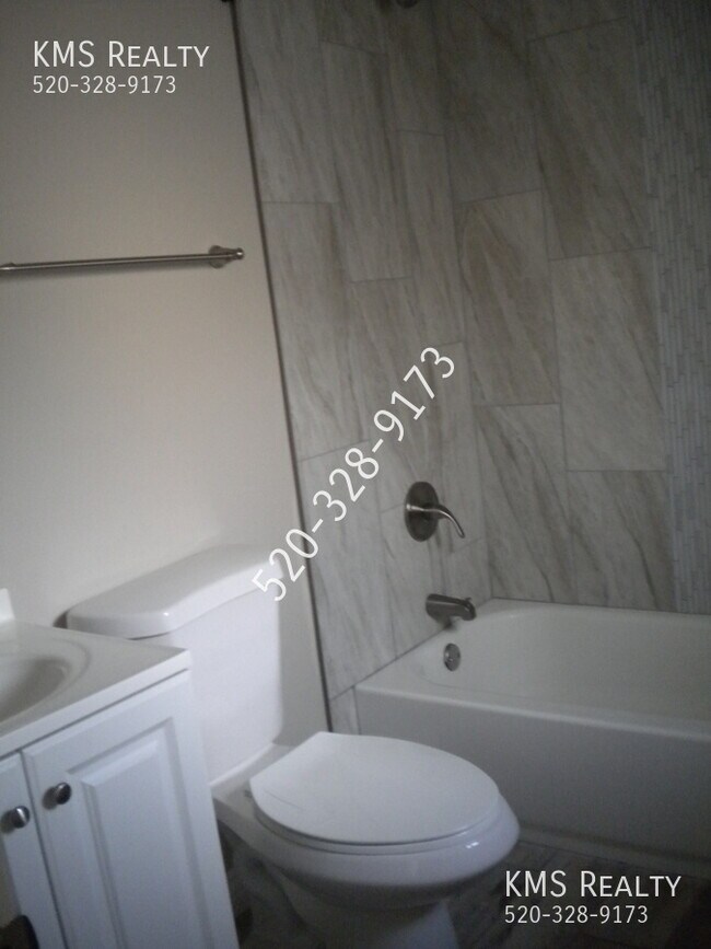 Foto del edificio - 3132 E Glenn St