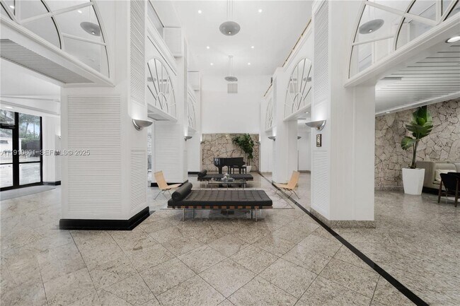 Foto del edificio - 780 NE 69th St