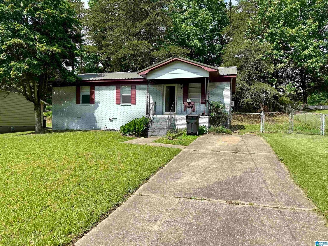 Foto principal - 678 Cummins Ave