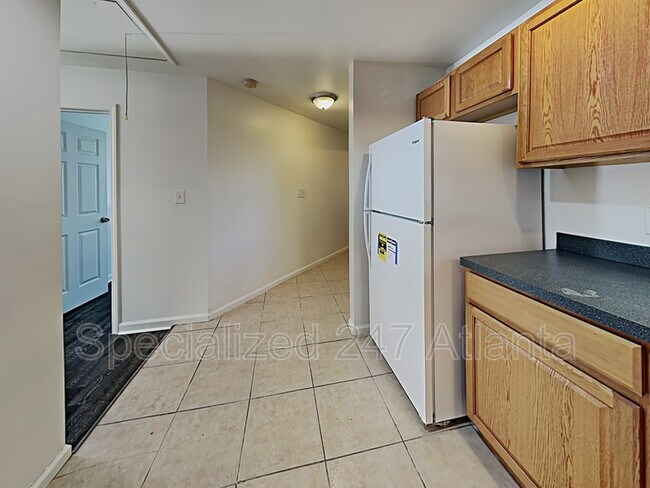 Foto del edificio - 232 Chappell Rd NW